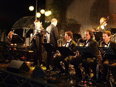 Tuxedo Swing Bigband